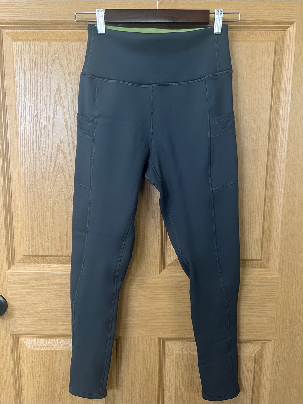 Fleece-Insulated Dark Gray Leggings with Side Pockets- Never Worn